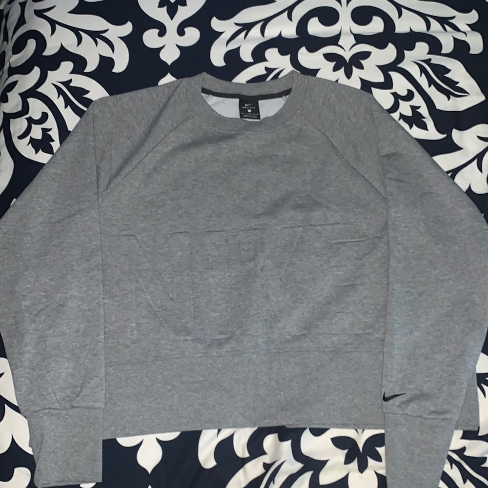 NWT!  Women’s Nike Grey Loose Fit Sweatshirt Large